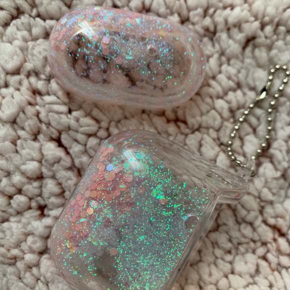 Bt21 Cooky liquid glitter hard case Airpods Gen 1/Gen 2 - Picture 3 of 11